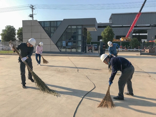 感受工程氛圍參與工程建設(shè) 集團(tuán)總部機(jī)關(guān)干部到新材料公司現(xiàn)場(chǎng)勞動(dòng)(圖6)